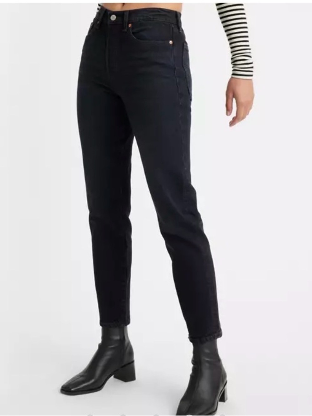 Levi’s wedgie straight fray hem ankle jeans 24